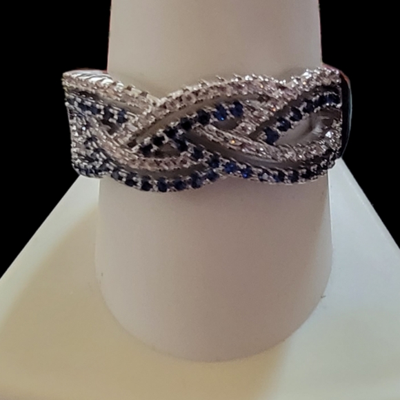 NEW INFINITY RING - Picture 2 of 4